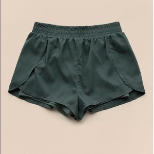 Girlfriend Collective Trail Short M Moss